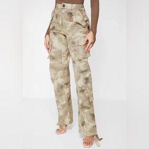 HIGH WAISTED CAMO CARGO PANTS - BEIGE